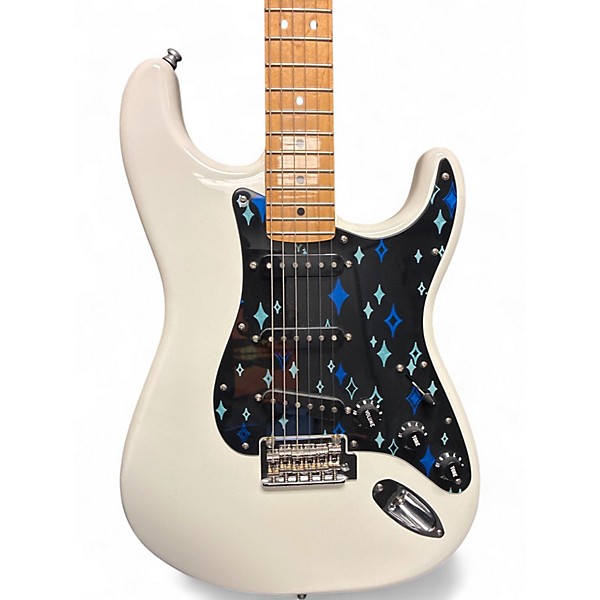 Used Fender Player Stratocaster Polar White Solid Body Electric Guitar