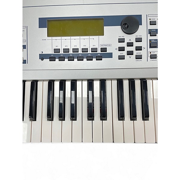 Used Yamaha Motif 6 61 Key Keyboard Workstation
