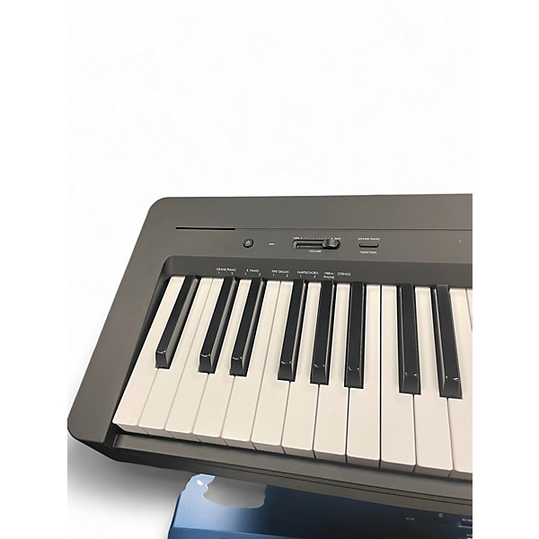 Used Yamaha P143B Portable Keyboard