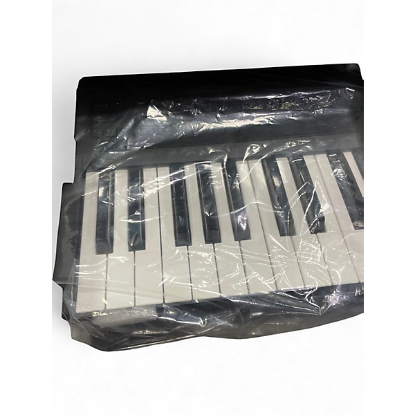 Used Native Instruments Komplete Kontrol A25 MIDI Controller