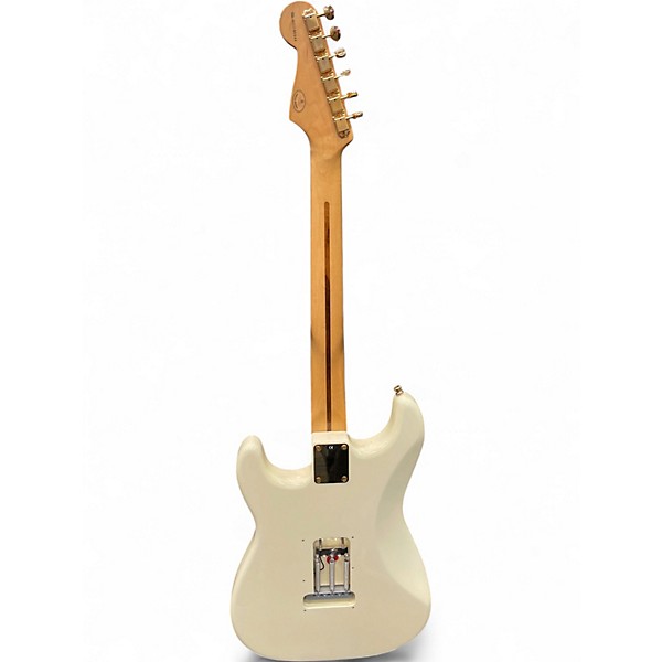 Used 2005 Fender Deluxe Players Stratocaster Vintage White Solid Body Electric Guitar