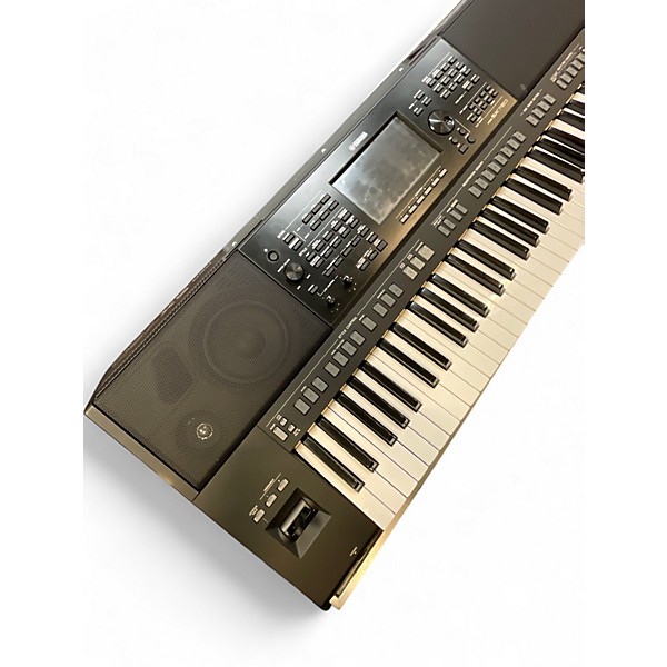 Used Yamaha PSR SX720 Keyboard Workstation
