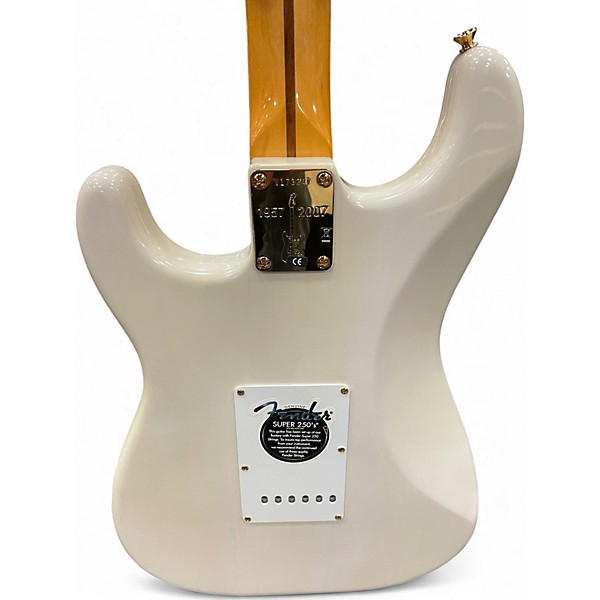Used 2007 Fender American Vintage 1957 Commemorative Stratocaster White Blonde Solid Body Electric Guitar