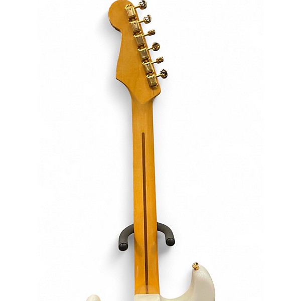 Used 2007 Fender American Vintage 1957 Commemorative Stratocaster White Blonde Solid Body Electric Guitar