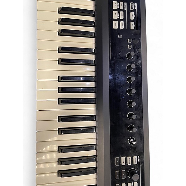 Used Komplete KONTROL S49 MIDI Controller