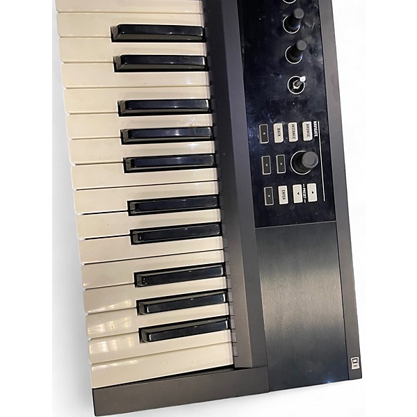 Used Komplete KONTROL S49 MIDI Controller