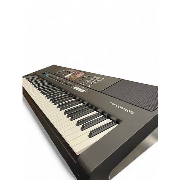 Used Yamaha PSREW425 Keyboard Workstation