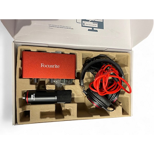 Used Focusrite Scarlett 2i2 Gen 3 Studio Pack Recording Microphone Pack