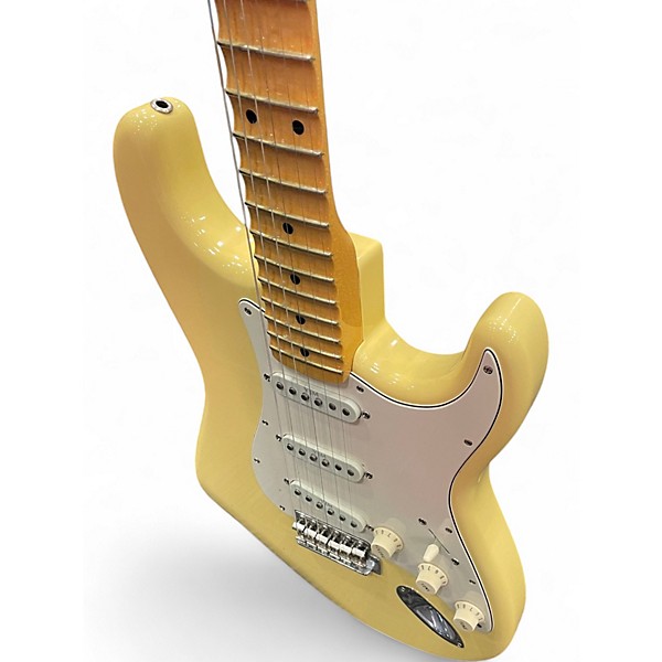 Used 2012 Fender Artist Series Yngwie Malmsteen Stratocaster Antique White Solid Body Electric Guitar