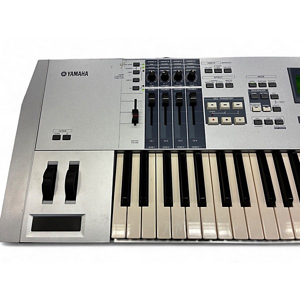Used Yamaha Motif ES6 61 Key Keyboard Workstation