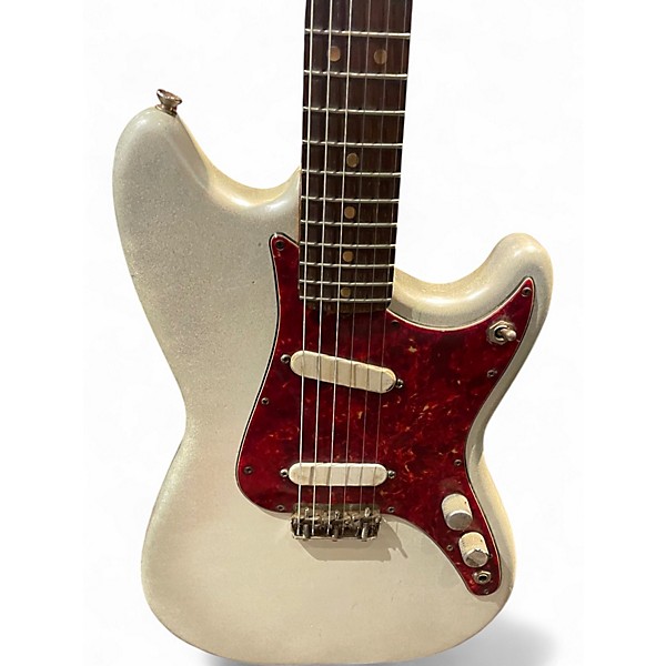 Vintage 1965 Fender Duo Sonic Vintage White Solid Body Electric Guitar