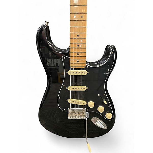 Used Fender SPECIAL EDITION PLAYER STRATOCASTER Black Solid Body Electric Guitar