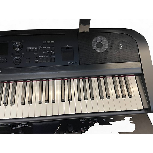 Used Yamaha DGX670 Keyboard Workstation