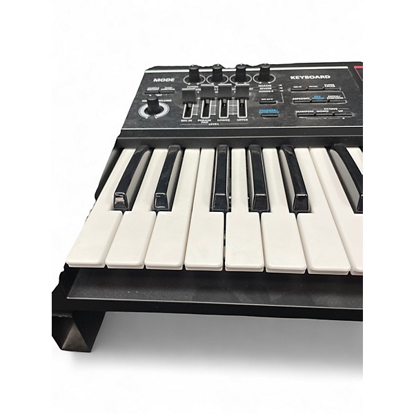 Used Roland JUNO DS61 Synthesizer