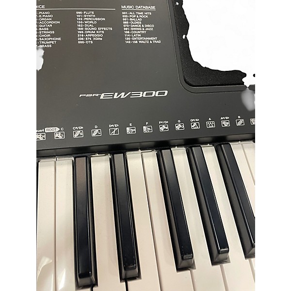 Used Yamaha PSREW300 76 Key Portable Keyboard