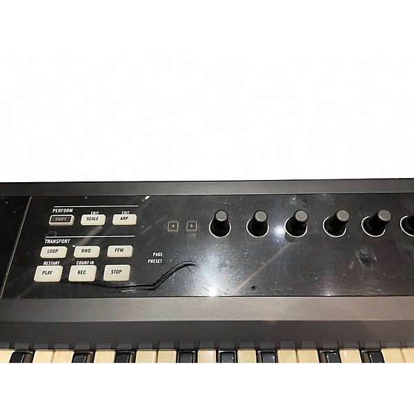 Used Native Instruments Komplete Kontrol S61 MIDI Controller