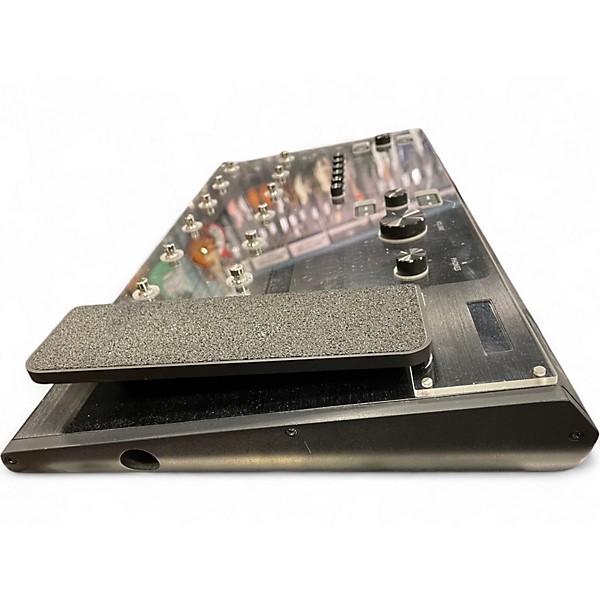 Used Line 6 Helix W/BAG AND COVER Effect Processor