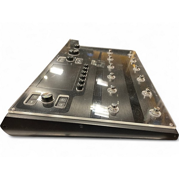 Used Line 6 Helix W/BAG AND COVER Effect Processor