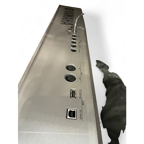 Used Yamaha MM8 88 Key Synthesizer