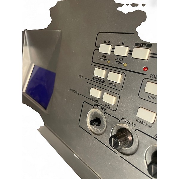 Used Yamaha MM8 88 Key Synthesizer