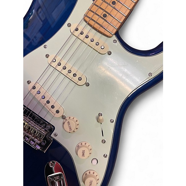 Used 2018 Fender Deluxe Ash Stratocaster Sapphire Blue Trans Solid Body Electric Guitar