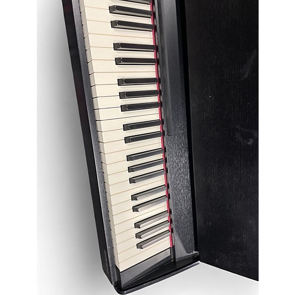 Used Roland F140R Digital Piano