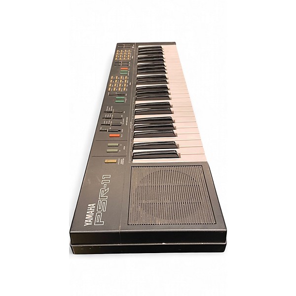 Used Yamaha PSR11 Portable Keyboard