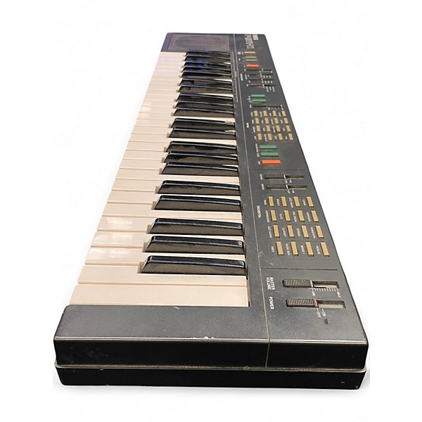 Used Yamaha PSR11 Portable Keyboard