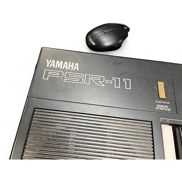 Used Yamaha PSR11 Portable Keyboard