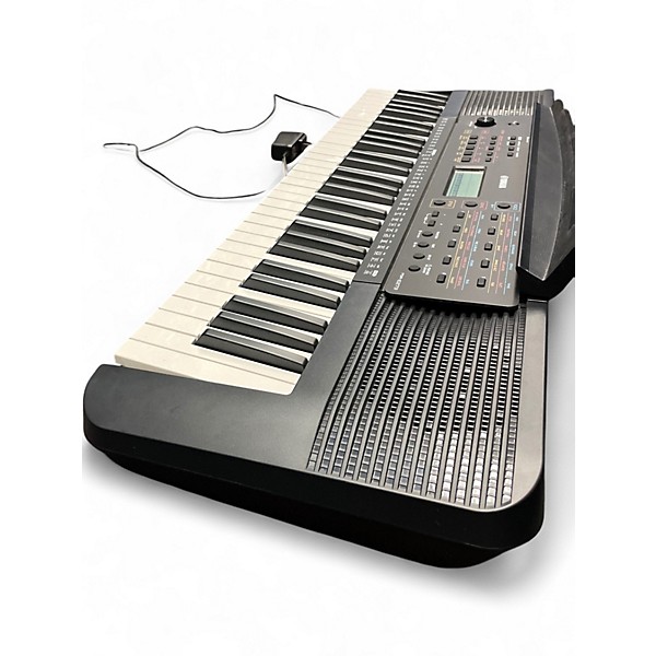 Used Yamaha PSR-E273 Portable Keyboard