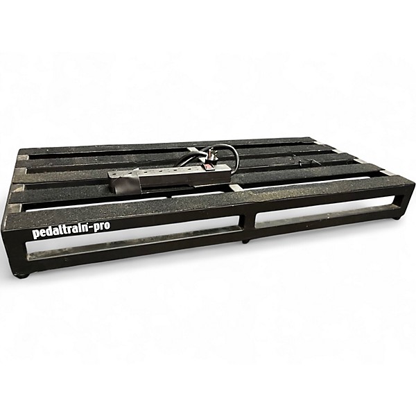 Used Pedaltrain pedaltrain pro with wheeled case Pedal Board
