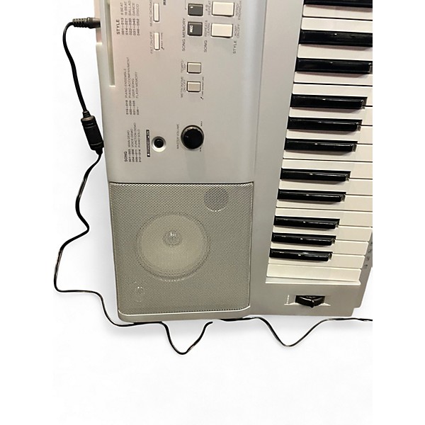 Used Yamaha DGX220 Portable Keyboard