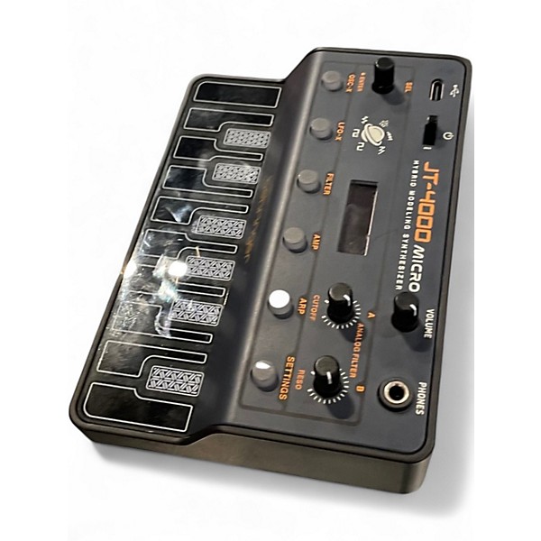 Used Behringer jt-4000 micro Synthesizer