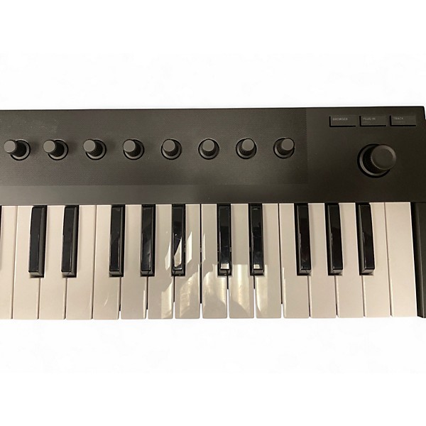 Used Native Instruments KOMPLETE KONTROL M32 MIDI Controller