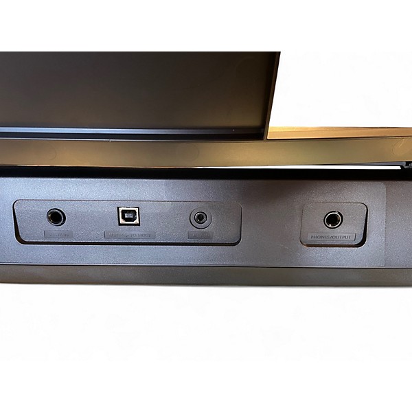 Used Yamaha PSR-EW320 76-Key Digital Piano