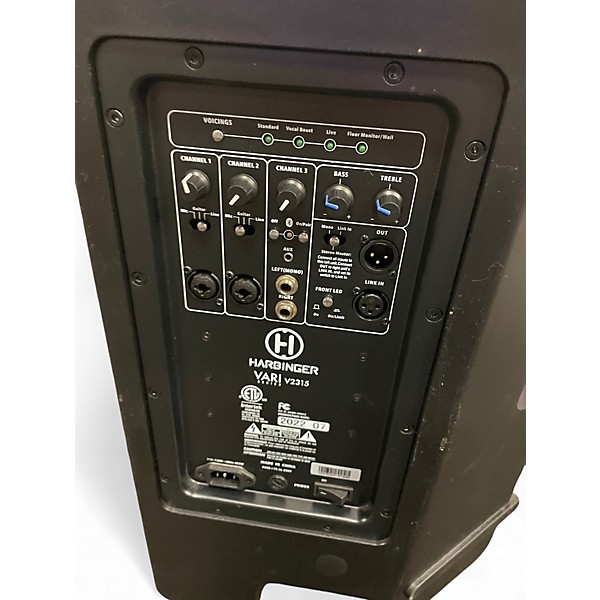 Used Harbinger VARI V2315 Powered Speaker