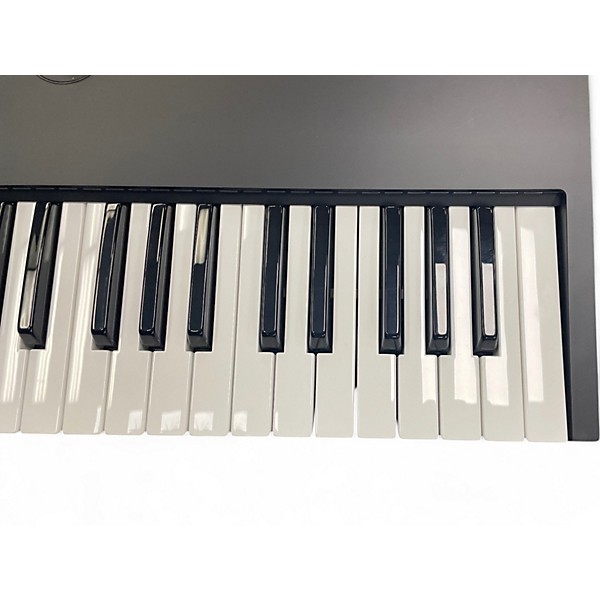 Used Native Instruments Komplete Kontrol S61 MK3 MIDI Controller