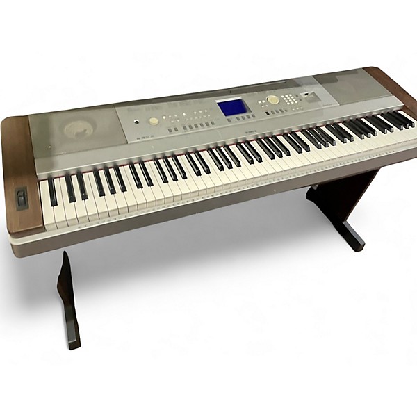 Used Yamaha DGX660 Portable Keyboard