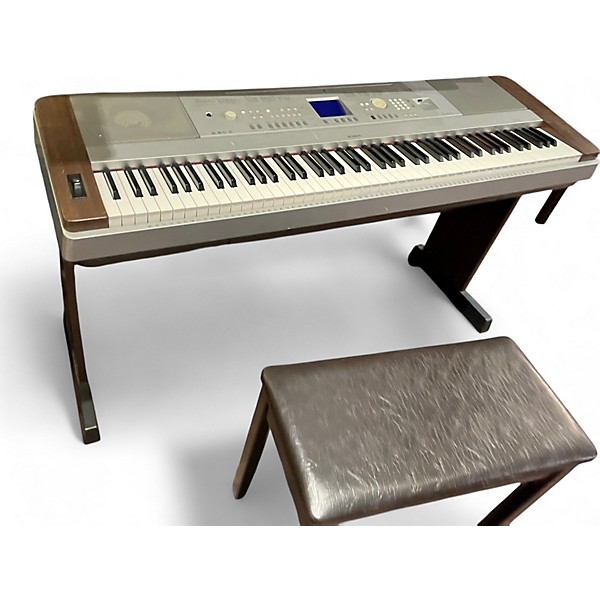 Used Yamaha DGX660 Portable Keyboard