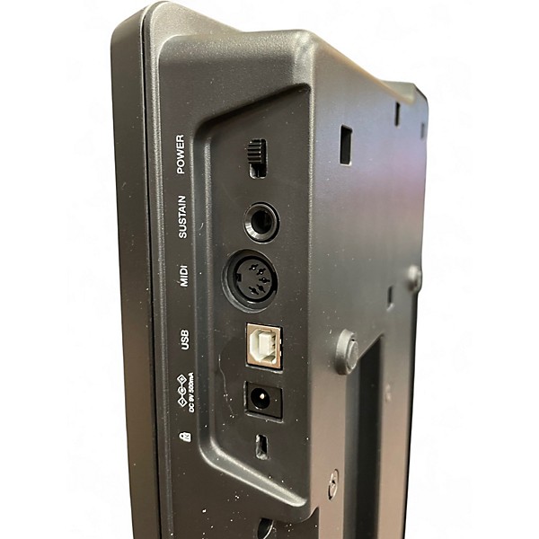 Used M-Audio KEYSTATION 61 MK3 MIDI Controller