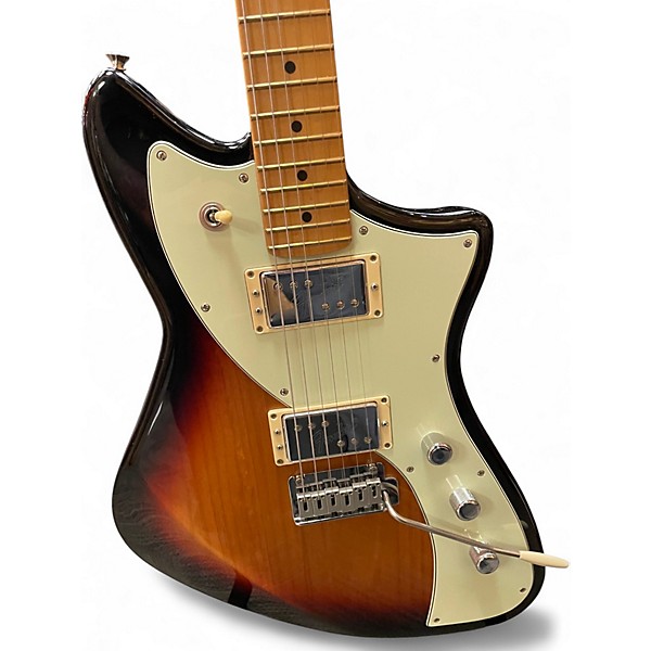 Used 2022 Fender PLAYER PLUS METEORA 3 Color Sunburst Solid Body Electric Guitar