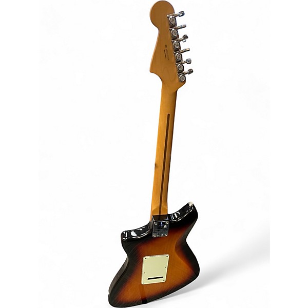 Used 2022 Fender PLAYER PLUS METEORA 3 Color Sunburst Solid Body Electric Guitar