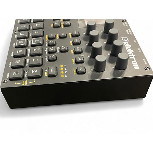 Used Elektron digitakt Drum Machine