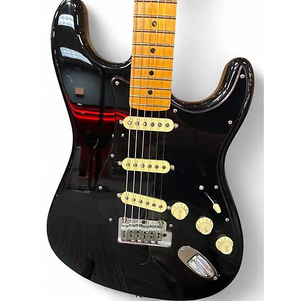 Used Fender American Deluxe Stratocaster Black Solid Body Electric Guitar