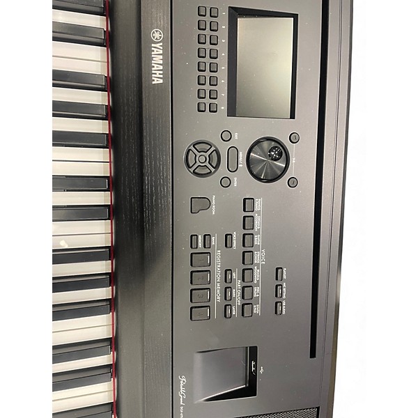 Used Yamaha dgx670 Digital Piano