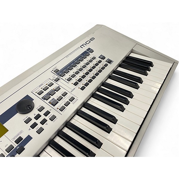 Used Yamaha MO8 88 Key Keyboard Workstation