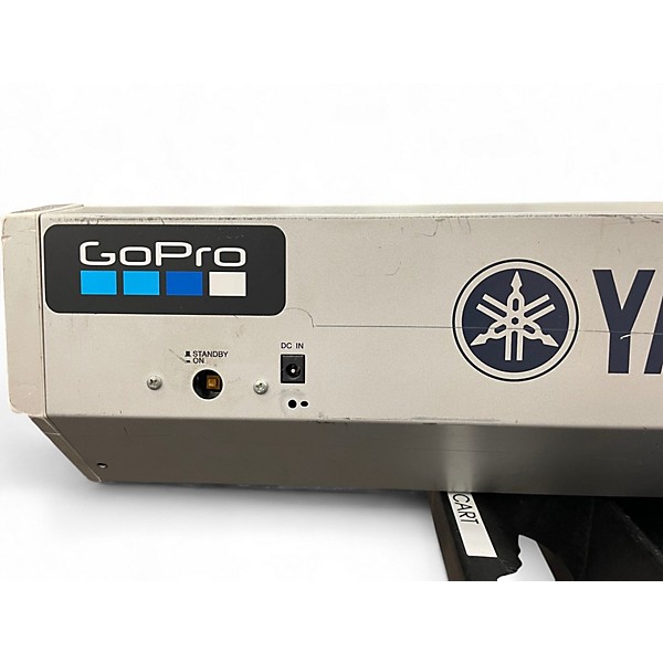 Used Yamaha MO8 88 Key Keyboard Workstation