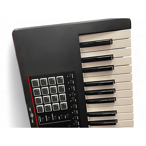 Used Roland Fantom 07 Keyboard Workstation