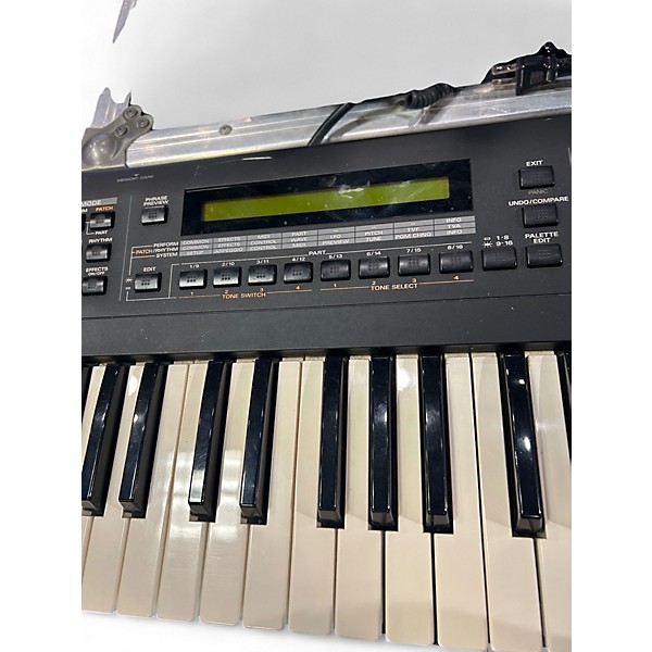 Used Roland XP-30 61-Key 64-Voice Expandable Synthesizer 1999 - 2004  Synthesizer