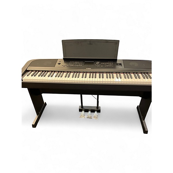Used Yamaha DGX670 Stage Piano